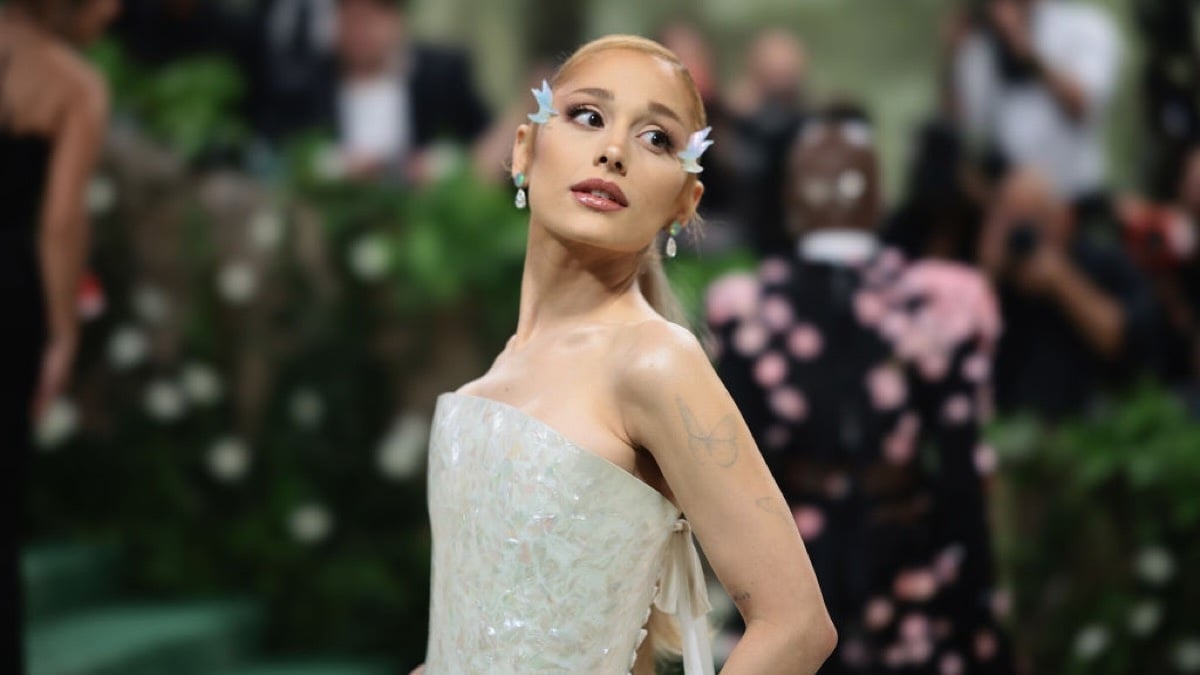 Ariana Grande at a photo op.
